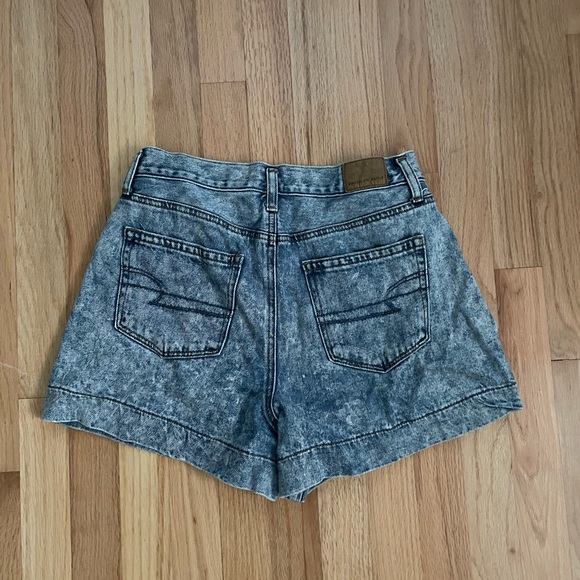 American Eagle Jean Shorts Size 6 - Picture 2 of 2